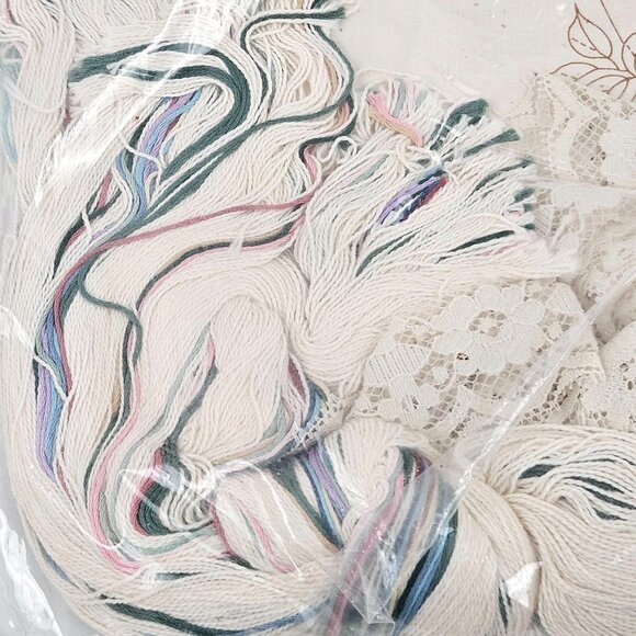 Candamar Something Special Candlewicking Mixed Floral Pillow Muslin Lace 80170 - Picture 9 of 10